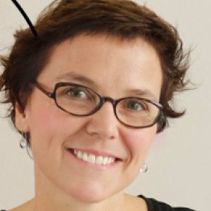Constance Guisset, diseñadora y escenógrafa parisina, autora del sistema modular Waves para LaCividina