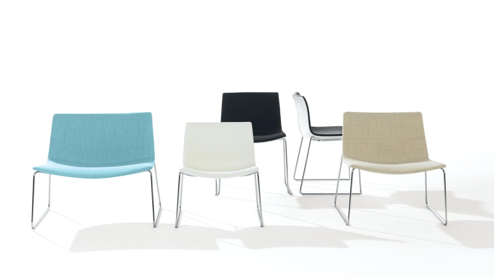 Silla de diseño Catifa 53 de Arper con carcasa de polipropileno monocolor
