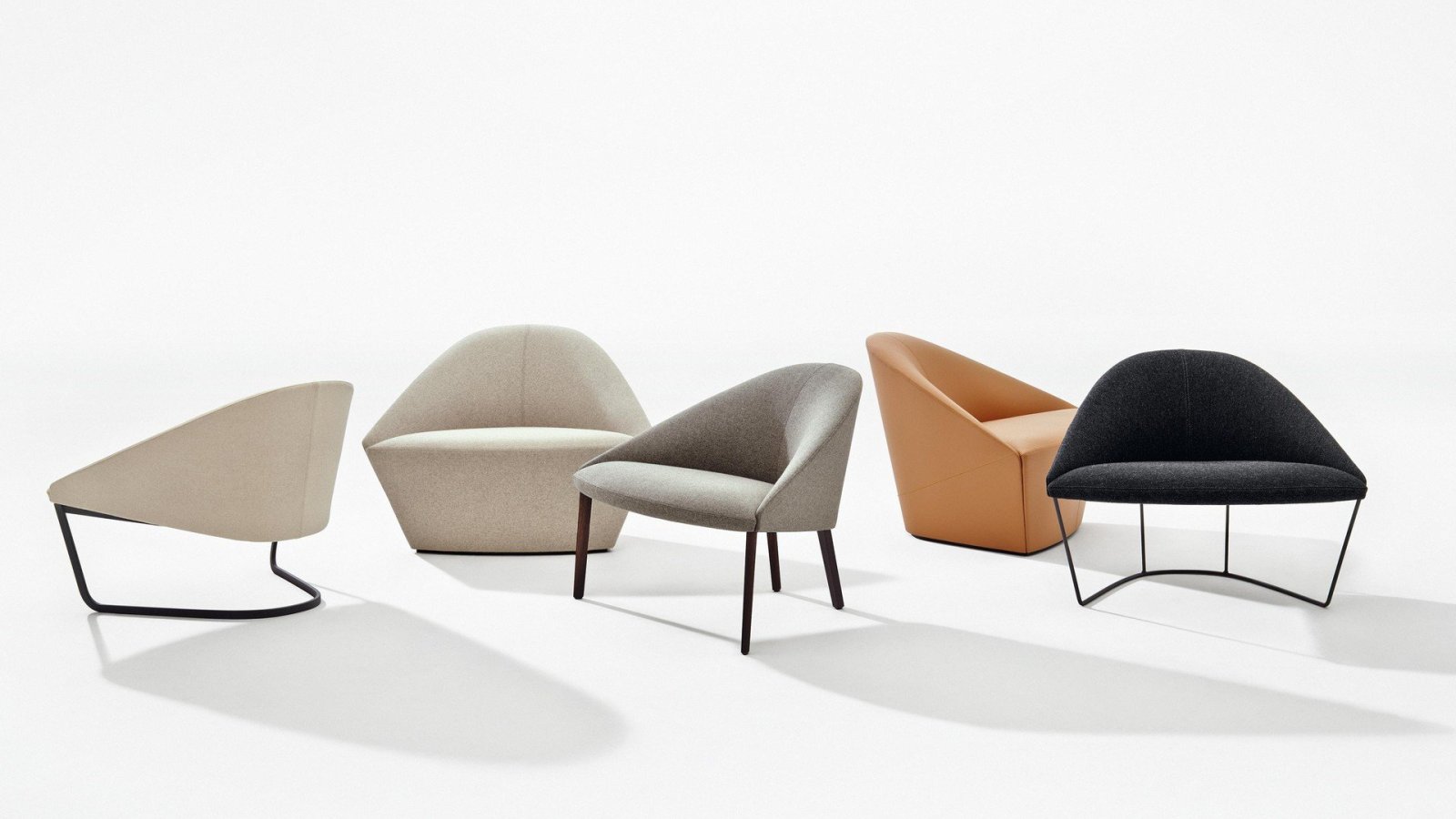 Sillones para sala de espera Colina de Arper en la recepción