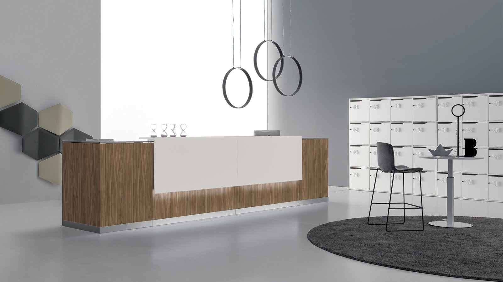 Mostrador de recepción Qubo de DVO Office en roble natural con sobre blanco