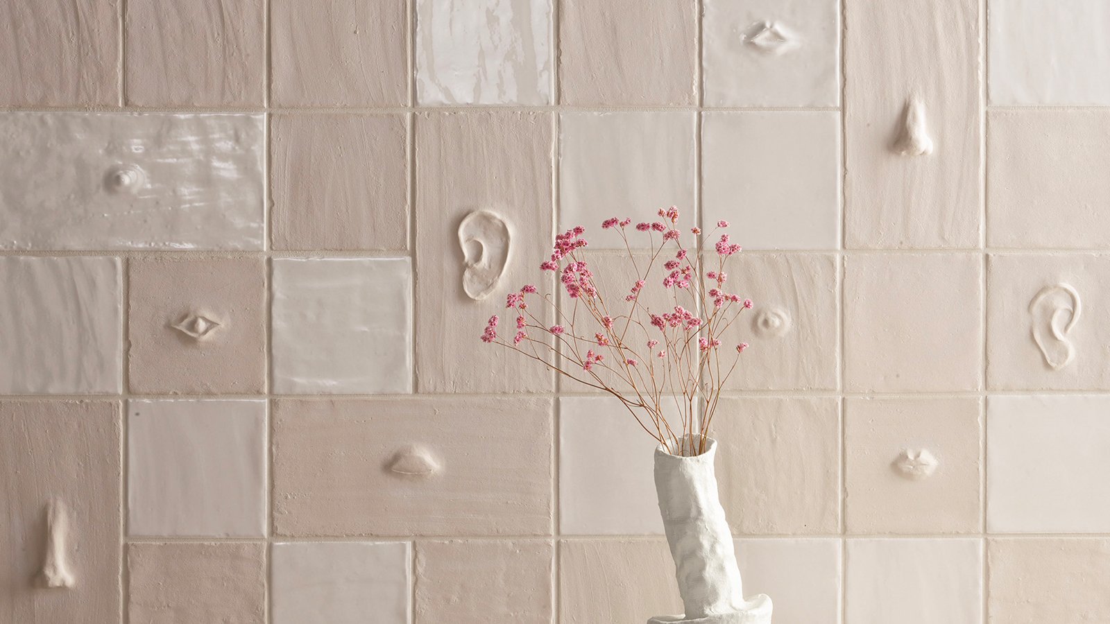 Pared de ladrillo Body en Chalk de Faces & Figures Mutina
