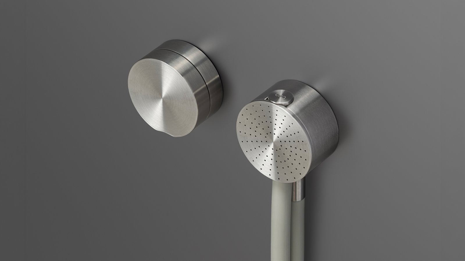 Grifería de diseño Giotto de Cea Design en acero inoxidable satinado