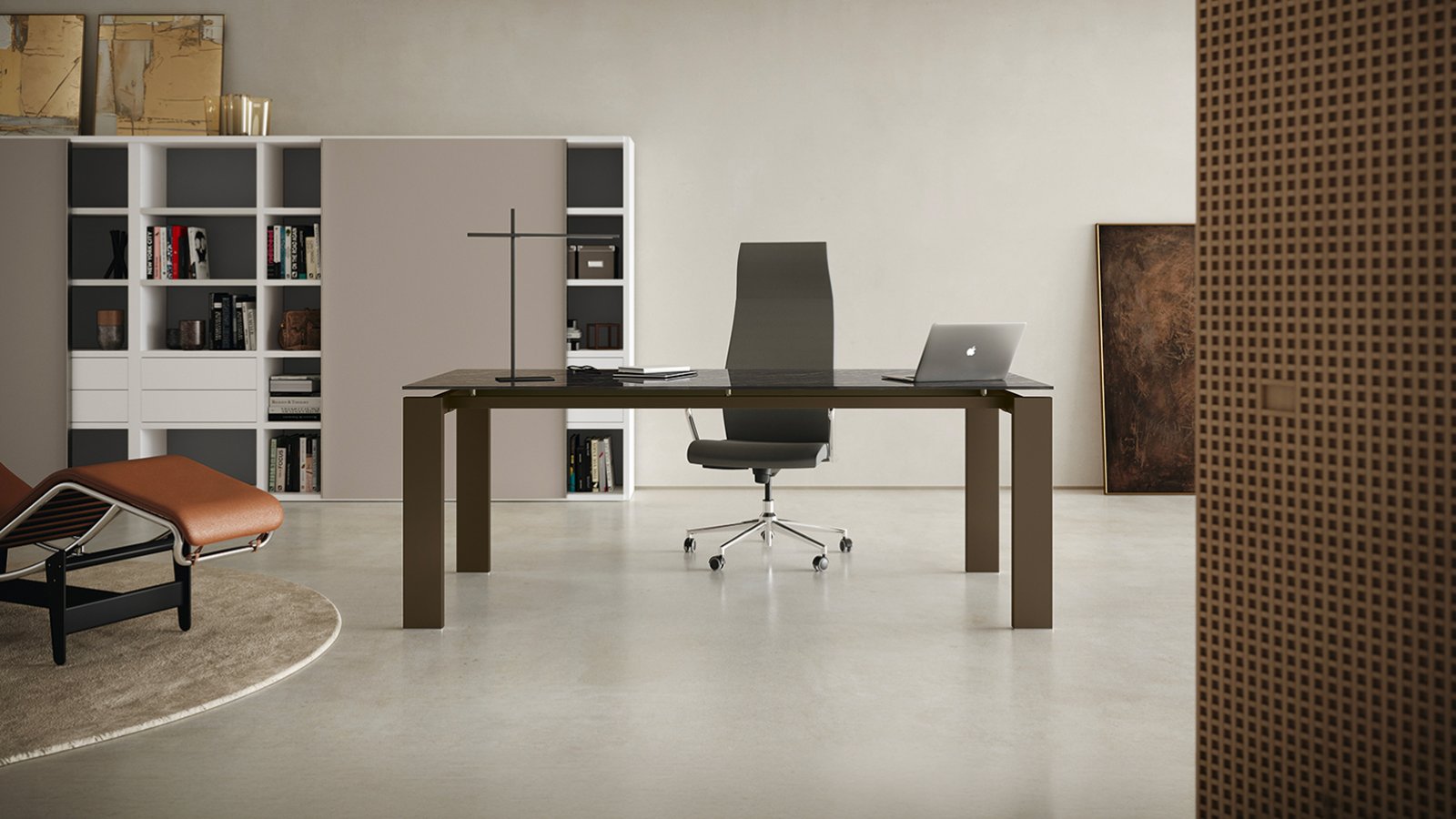 Escritorio de dirección GO de Colombini Office con soportes de melamina