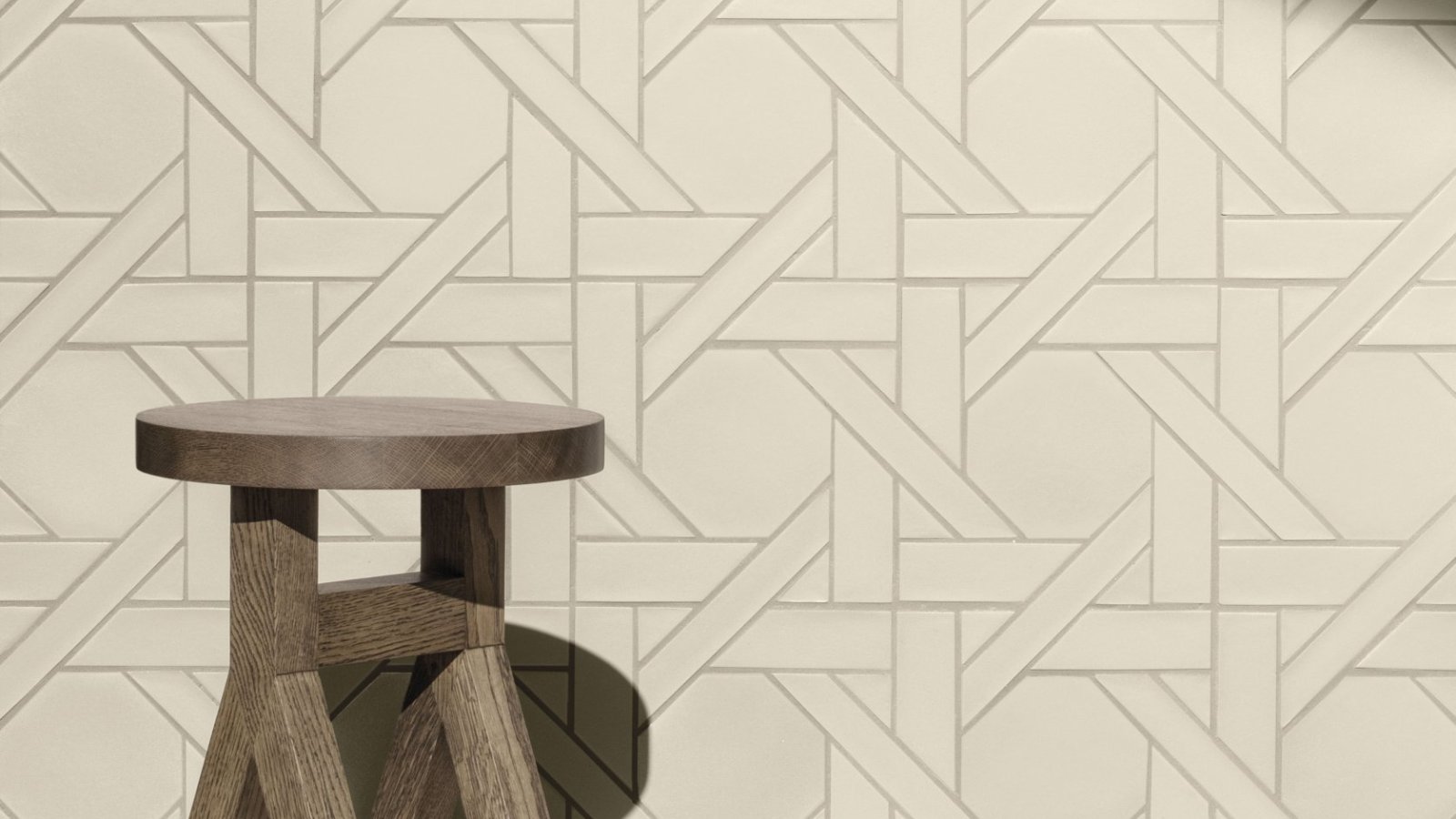 Mosaico Weaving de Mutina con la trama entrelazada Ba Leng en blanco