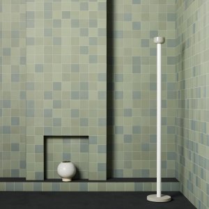 Aseo de oficina revestido con Mews color Light Blue