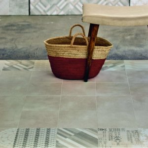 Terraza cubierta con suelo Azulej