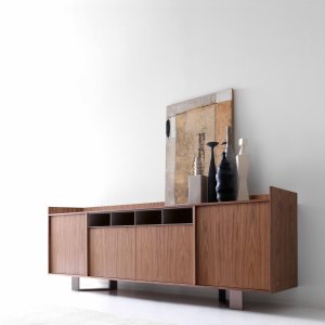 Mueble auxiliar Lloyd de 155 cm sobre ruedas con puerta push-pull