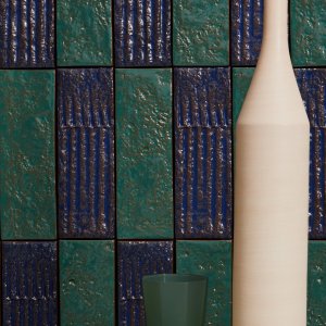 Pared de ladrillos esmaltados Chamotte de Mutina en colores brillantes