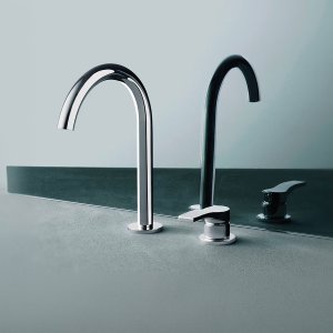 Rociador lateral orientable de la serie AL/23 de Fantini en cromo