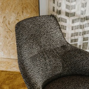 Detalle del brazo del sillón