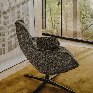 Dos sillones en composición