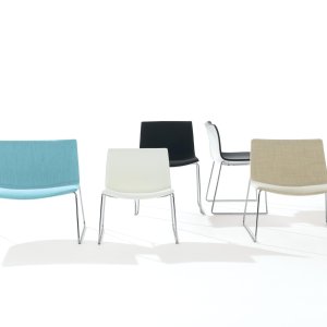 Silla de diseño Catifa 53 de Arper con carcasa de polipropileno monocolor