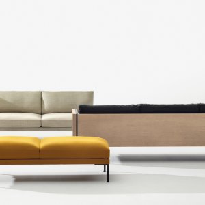 Sofá modular Steeve de Arper en una zona lounge