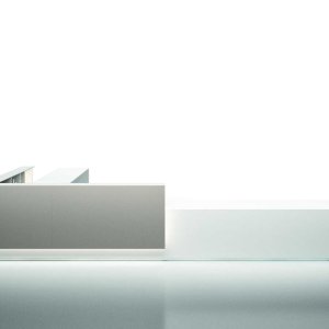 Vértebra textil ordenando los cables bajo el mostrador Lux