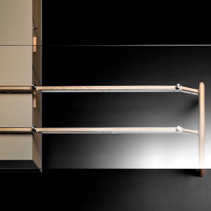 Estantería integrada de la variante Rail de cristal de 220 cm