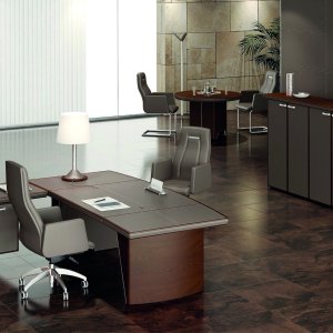 Extensión sobre ruedas de iSixty junto a la mesa, 12 cm más baja que el tablero