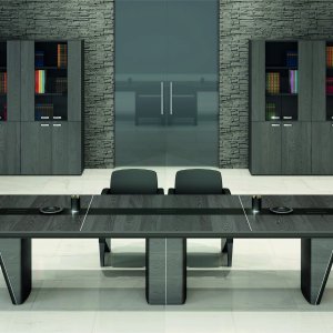 Despacho de dirección con mesa iSixty, extensión PC y librería Colonna