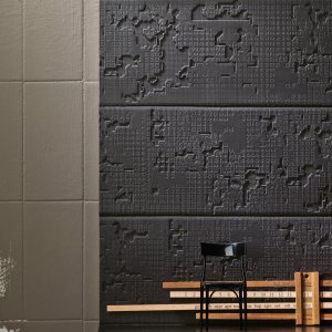 Luz rasante sobre la talla de Bas-Relief