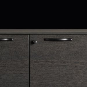 Mesa de reunión regulable en altura de la colección Eleva