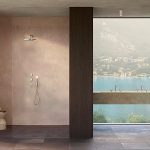 Bañera con mandos Flora de pared alineados en horizontal