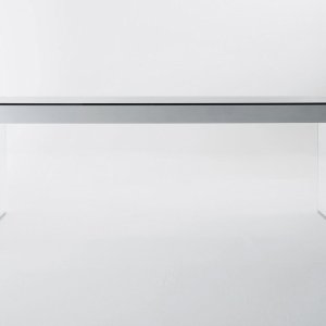 Detalle de aluminio negro cepillado a mano en el Air Desk