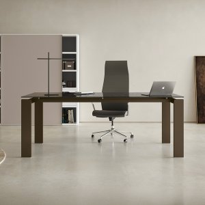 Escritorio de dirección GO de Colombini Office con soportes de melamina