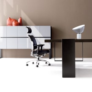 Mueble trasero New Loop detrás del escritorio