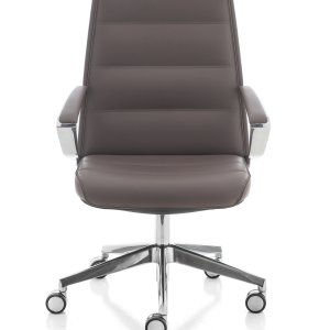 Llave incluida con el sillón Klivia de Kastel sobre el asiento