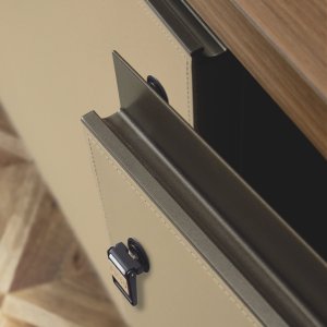 Mueble alto de 184 centímetros