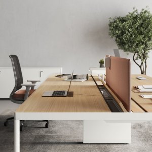 Open space equipado con puestos Fil Rouge de Las Mobili