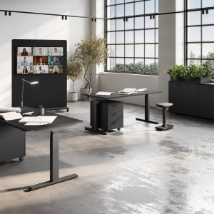 Bench sit-stand UP con un lado de pie y otro sentado