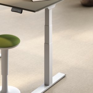 Panel COMFORT con funciones de memoria en una mesa UP Plus