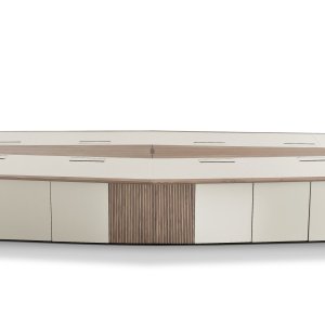 Tablero en cuero con parte central en madera