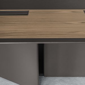 Detalle del cuero junto a la madera