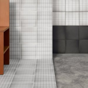 Pared de ducha en Aurore Light Blue Grid S de Vincent Van Duysen