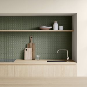 Punto Up Matt Grey, listelo gris mate con punto en relieve
