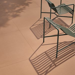 Sala de reuniones con suelo de gres Pico de Mutina
