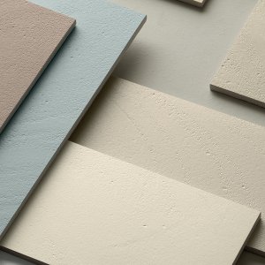 Otto Mutina Acqua A4 junto a Mater Segno Bianco