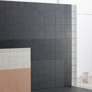 Pieza Base Black de la colección Tape de Mutina