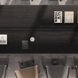 Tablero elevable en altura sobre el mueble de servicio Ono Frezza