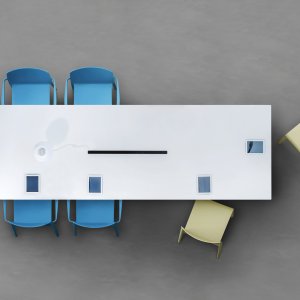 Mesa de reuniones Arki-Table de Pedrali con patas de caballete de acero y sobre de estratificado