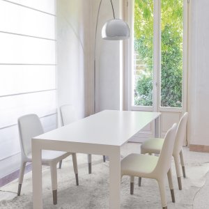 Cinchas elásticas sobre la estructura de acero del asiento Ester