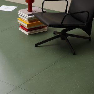 Terraza exterior pavimentada con gres Primavera