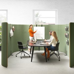 Pantalla de tejido Nucleo sobre un bench Pigreco