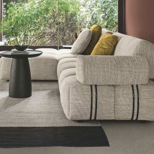 Qubik de Flexteam, sofá lineal de 294 cm en piel England 229