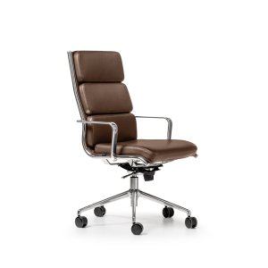 Sillón de dirección The Season Comfort de Quinti en piel negra con respaldo alto sobre base Leggera
