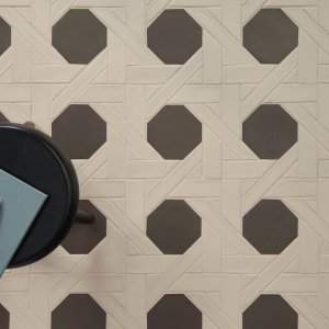 Sala de reuniones con suelo Weaving de Mutina