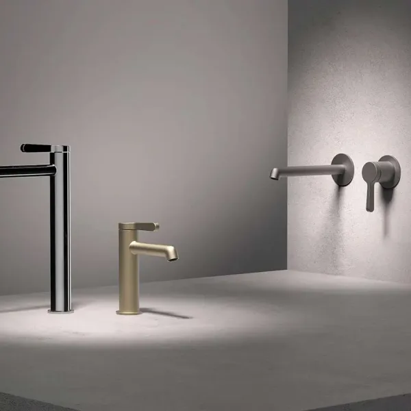 Grifo de autor Fantini en un baño de representación