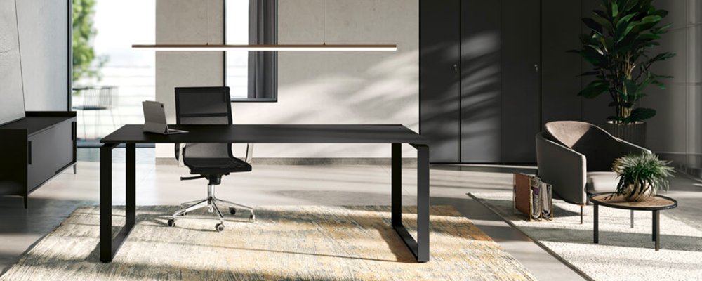 Escritorio con silla de dirección